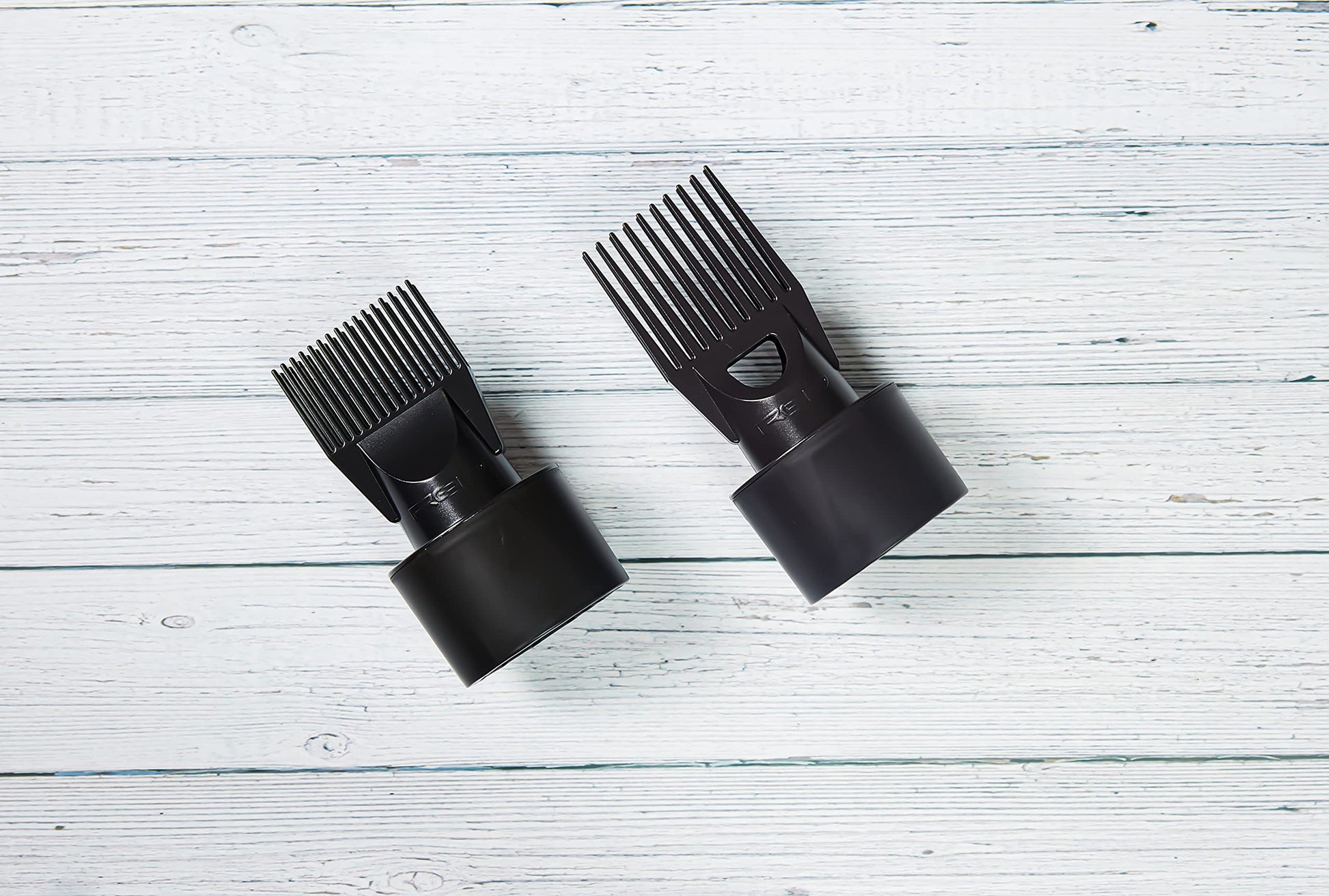 Close up of Red by Kiss nylon comb teeth