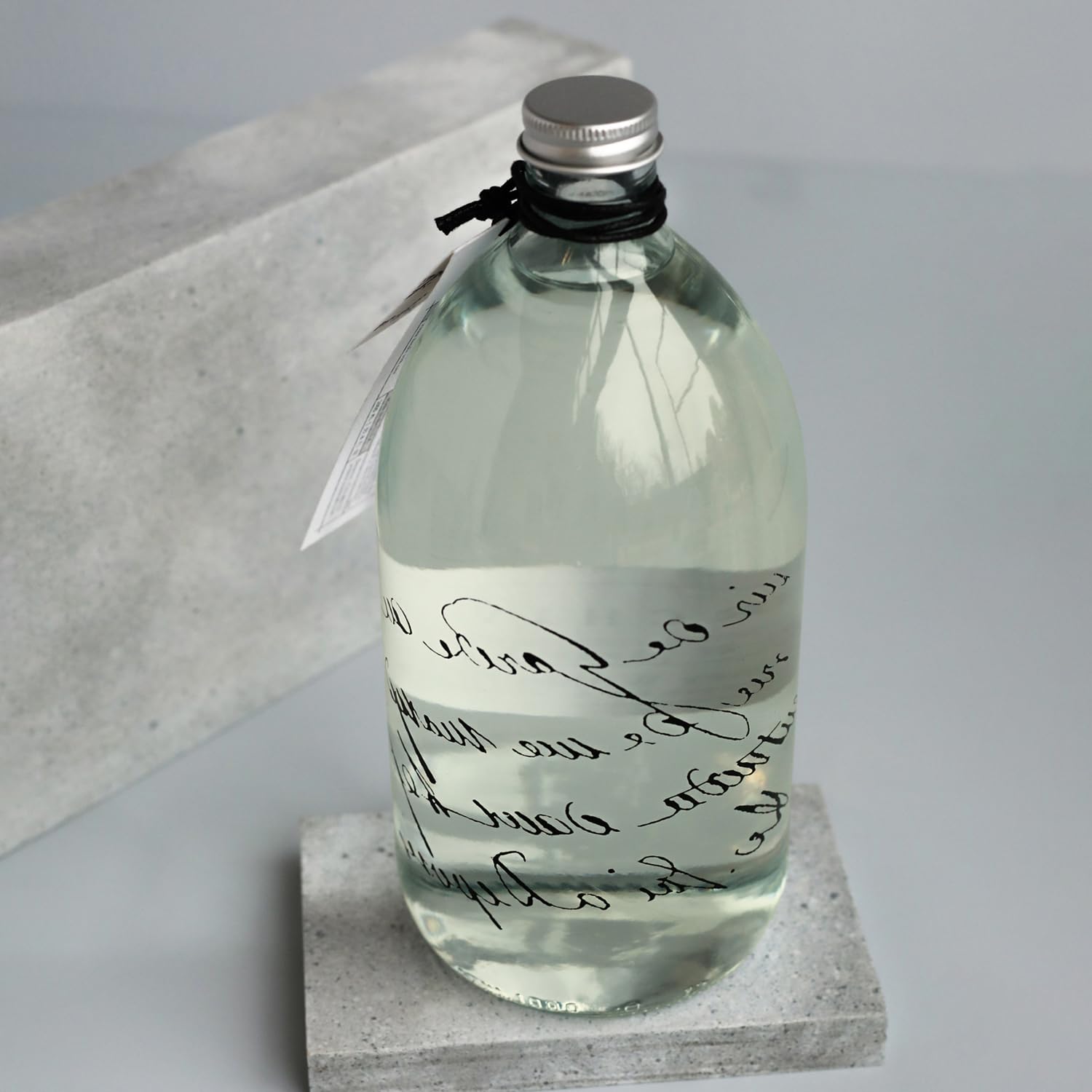Grapefruit and neroli scented bath bubbles