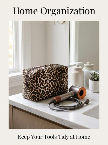 Close up of the durable zipper closure on the quilted hair tool pouch