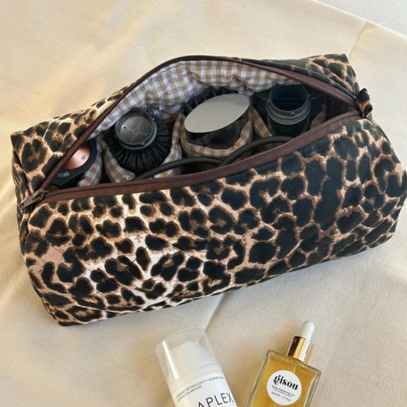 Soft padded internal lining of the leopard pattern vanity organizer case