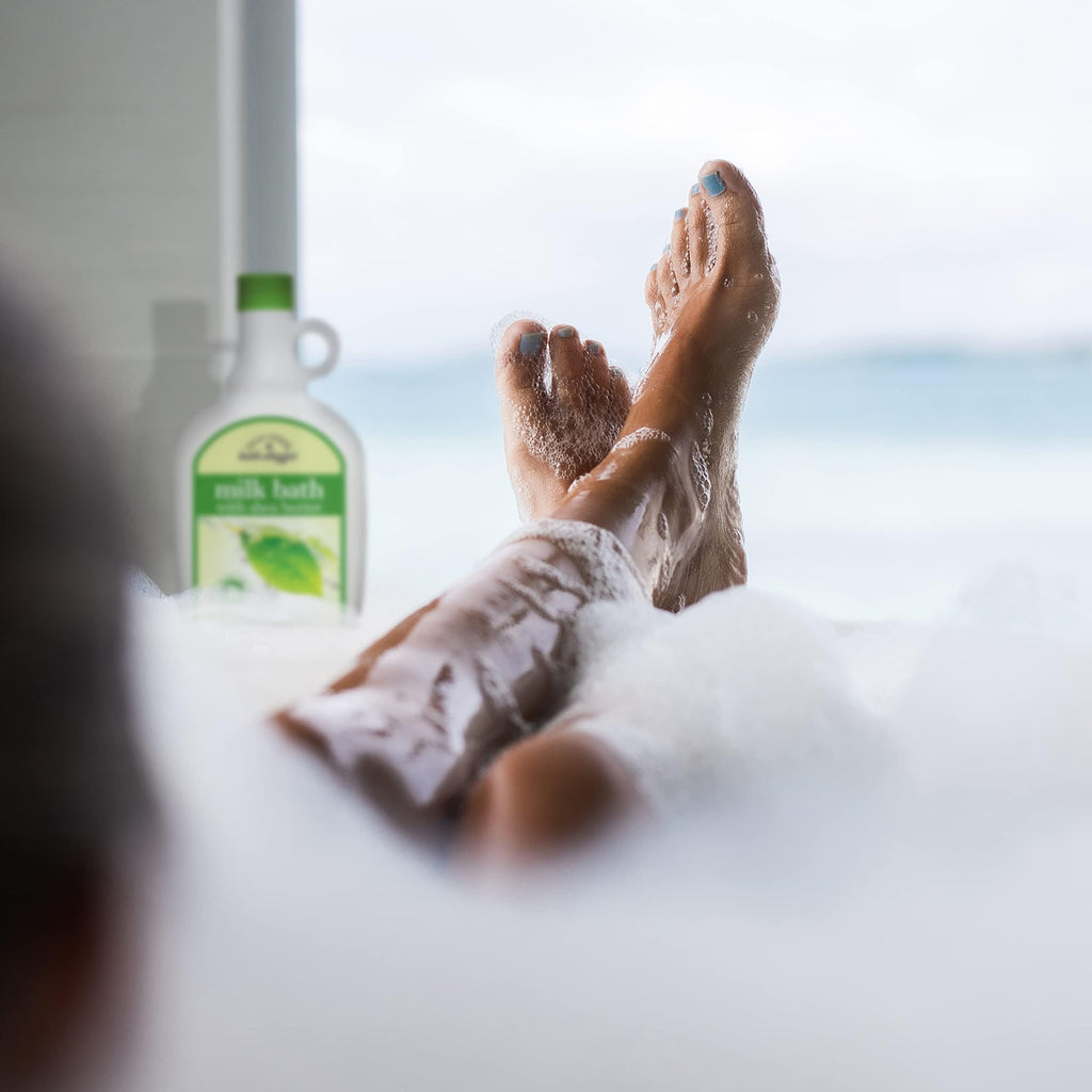 Village Naturals white tea and jasmine bath bubbles texture