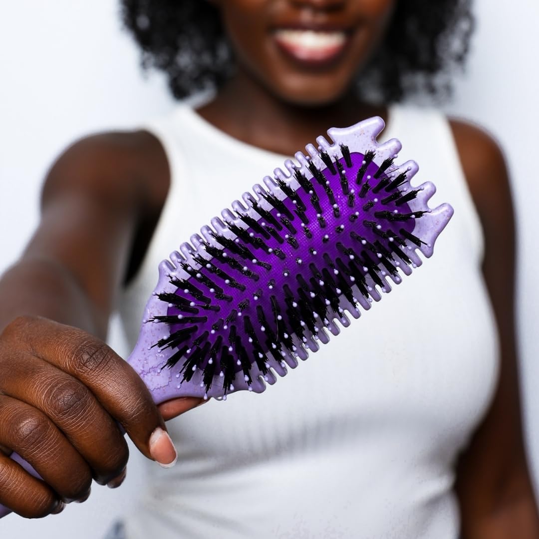 Detailed view of Bounce Curl Volume EdgeLift Brush ergonomic design