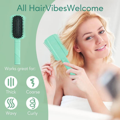 Auhrjomra brush showing detangling capability