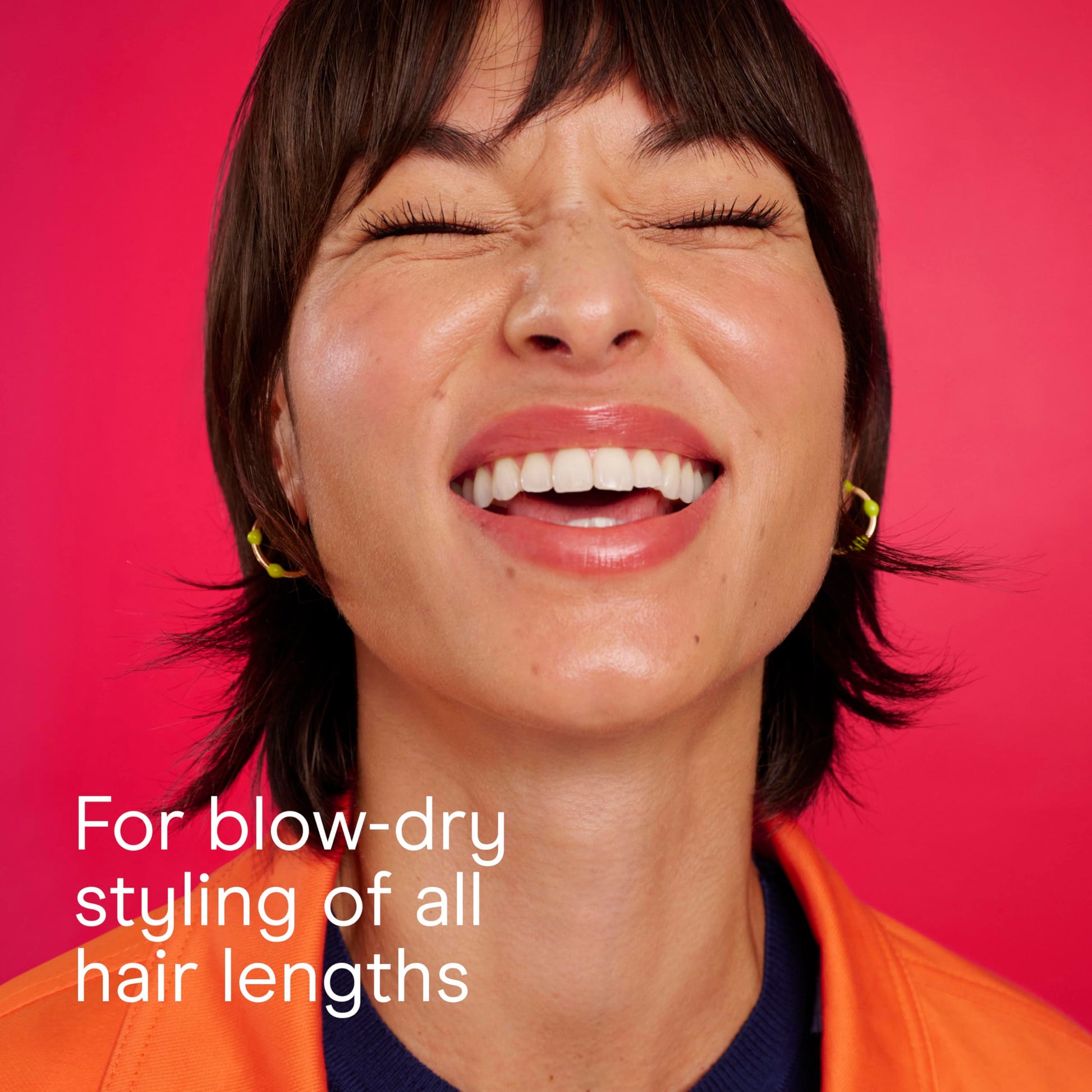 Angled view of the vented barrel design on the Conair imported blowout hairbrush