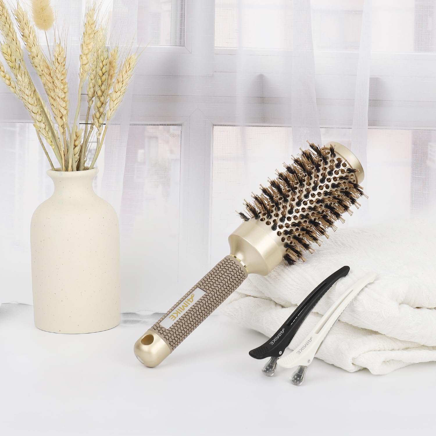 Comparison of Aimike round brush barrel and bristles texture