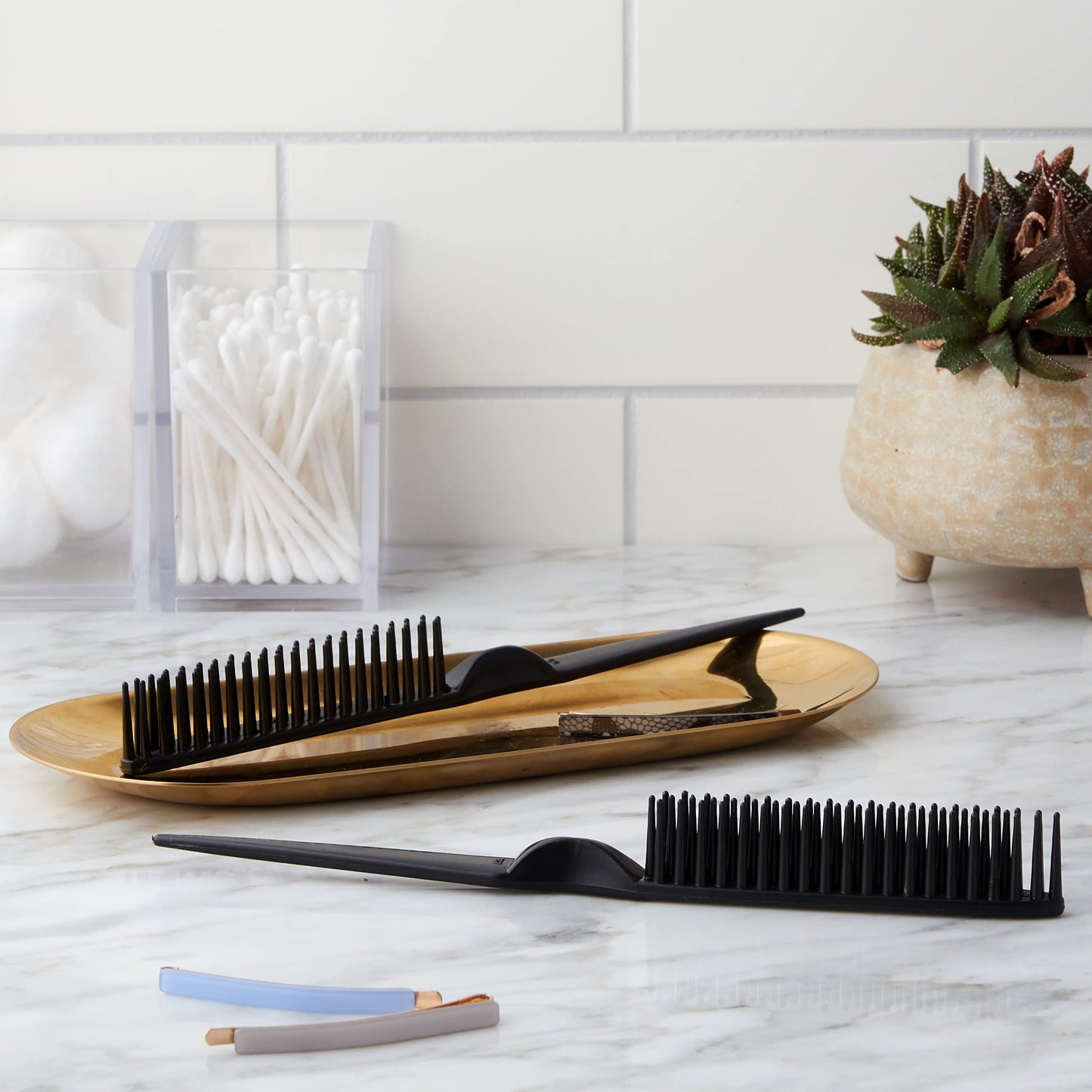 CocoBlack Naturals 3 row comb used for shingling curly hair