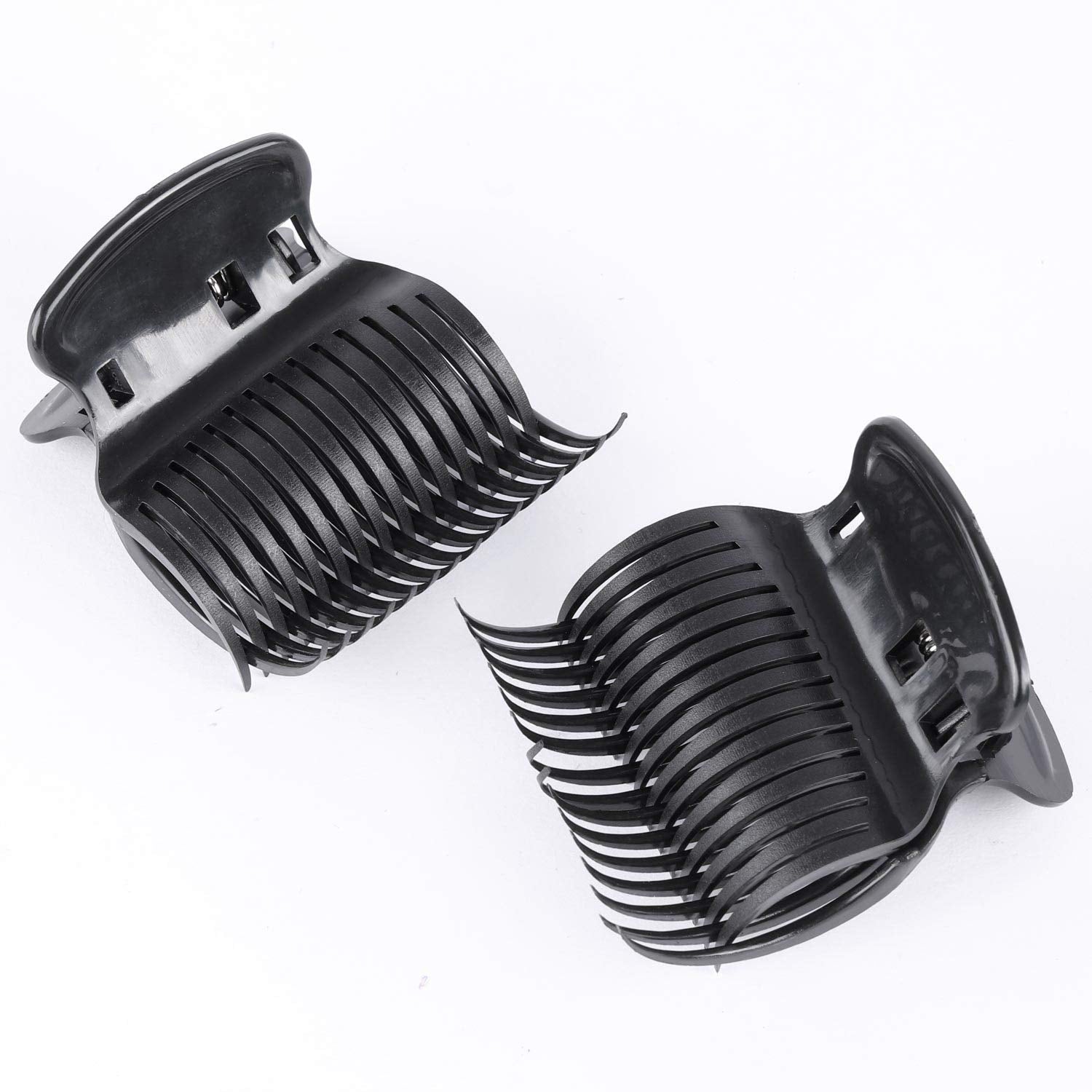 Side profile of lightweight travel sized plastic roller clip measuring six centimeters