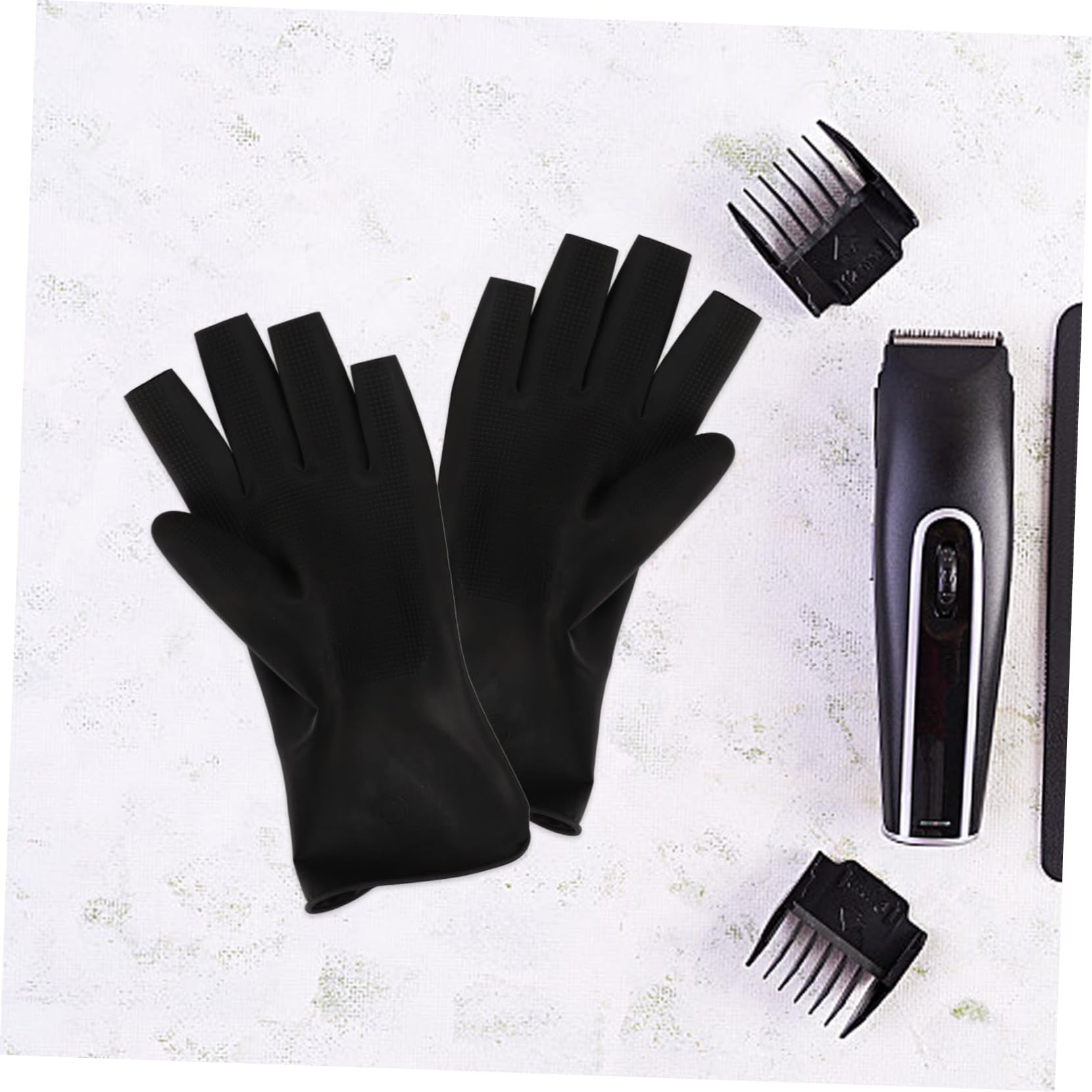 Hapinary fingerless hand protection gloves demonstrating grip flexibility for hair washing.