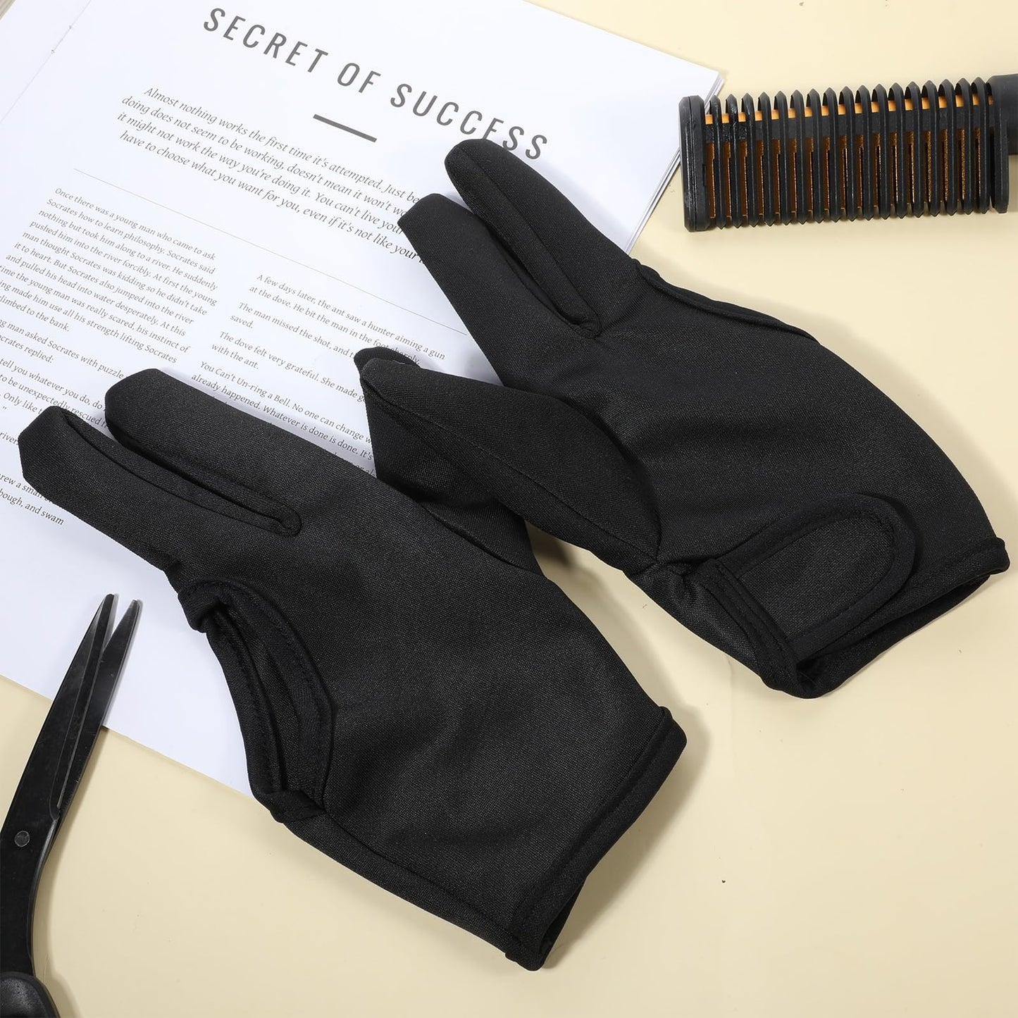 ElevateTech premium heat protection gloves packaging display for beauty accessories.