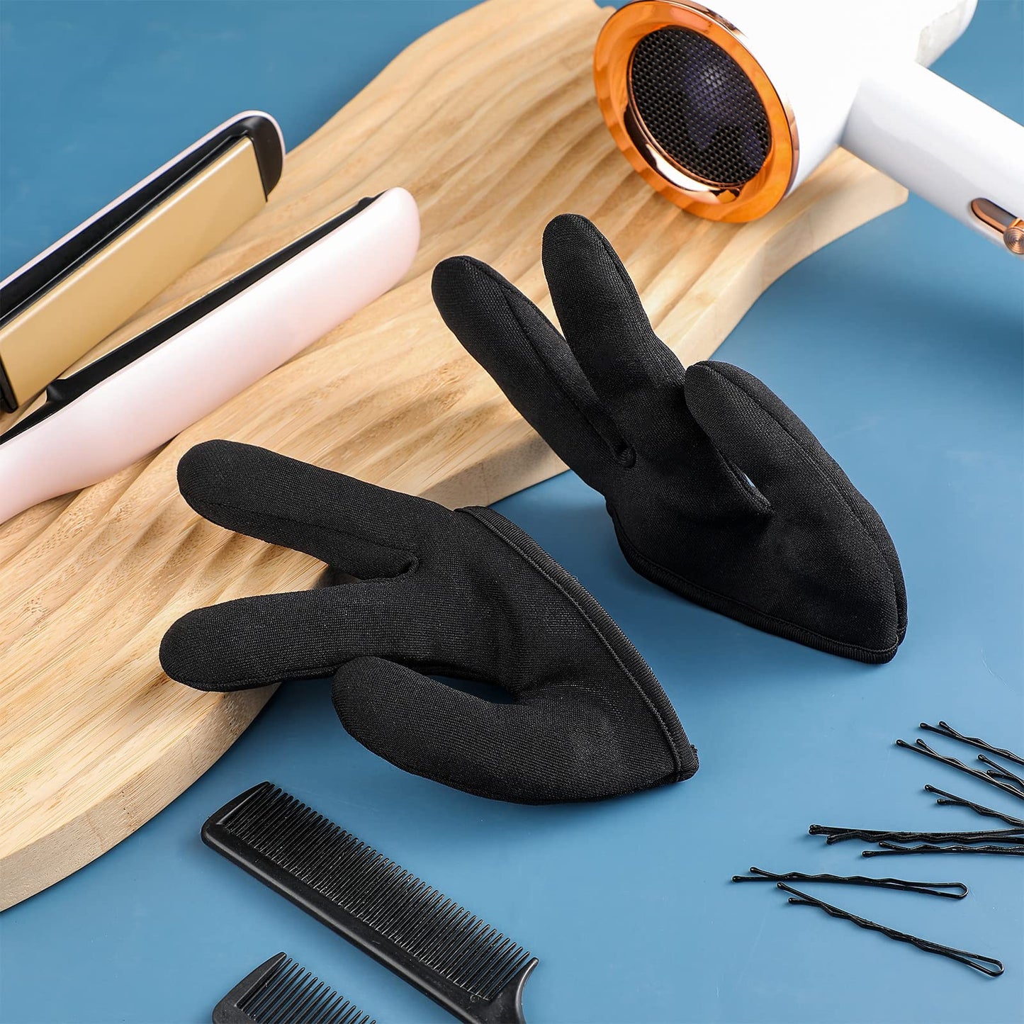 Pack of two LOYIM heat resistant gloves packaging layout illustrating the black color and sizing