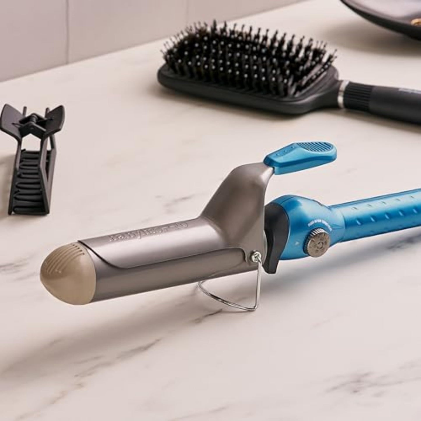 Close up of the one and a quarter inch titanium barrel engineered for loose waves