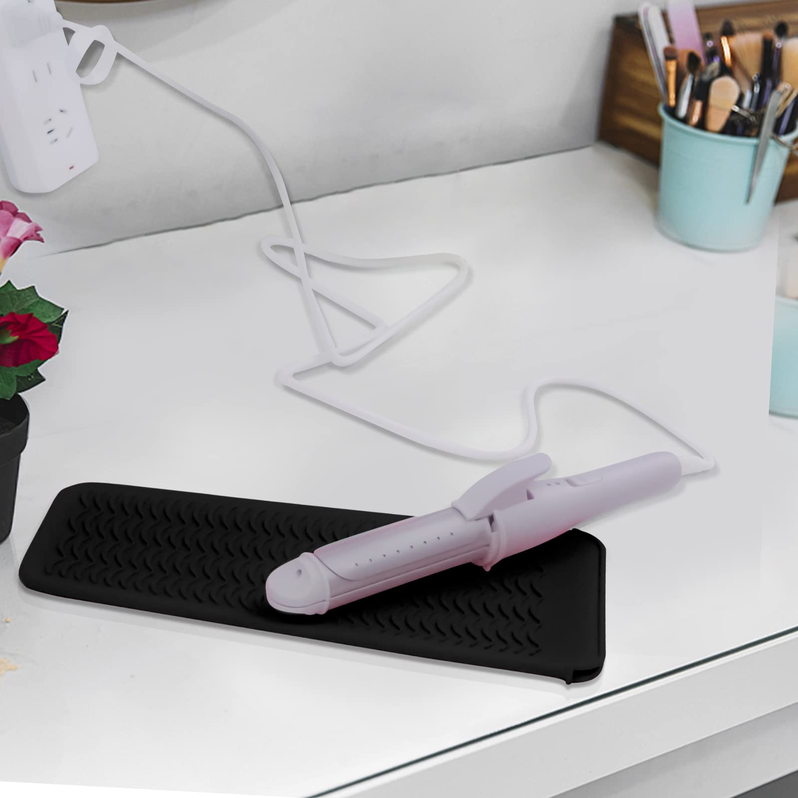Fouews heat protective sleeve for beauty hair care tools