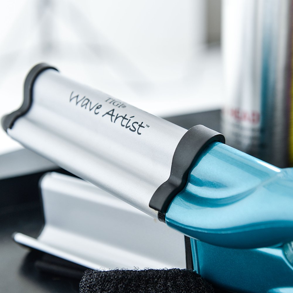 Bed Head Ceramic Hair Waver barrel locking switch close up