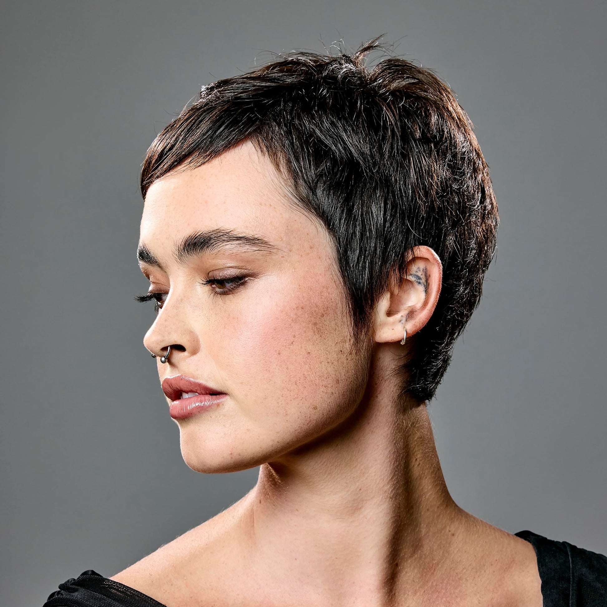 Bumble and Bumble professional salon quality hair styling cream for creating natural texture and flexible hold.