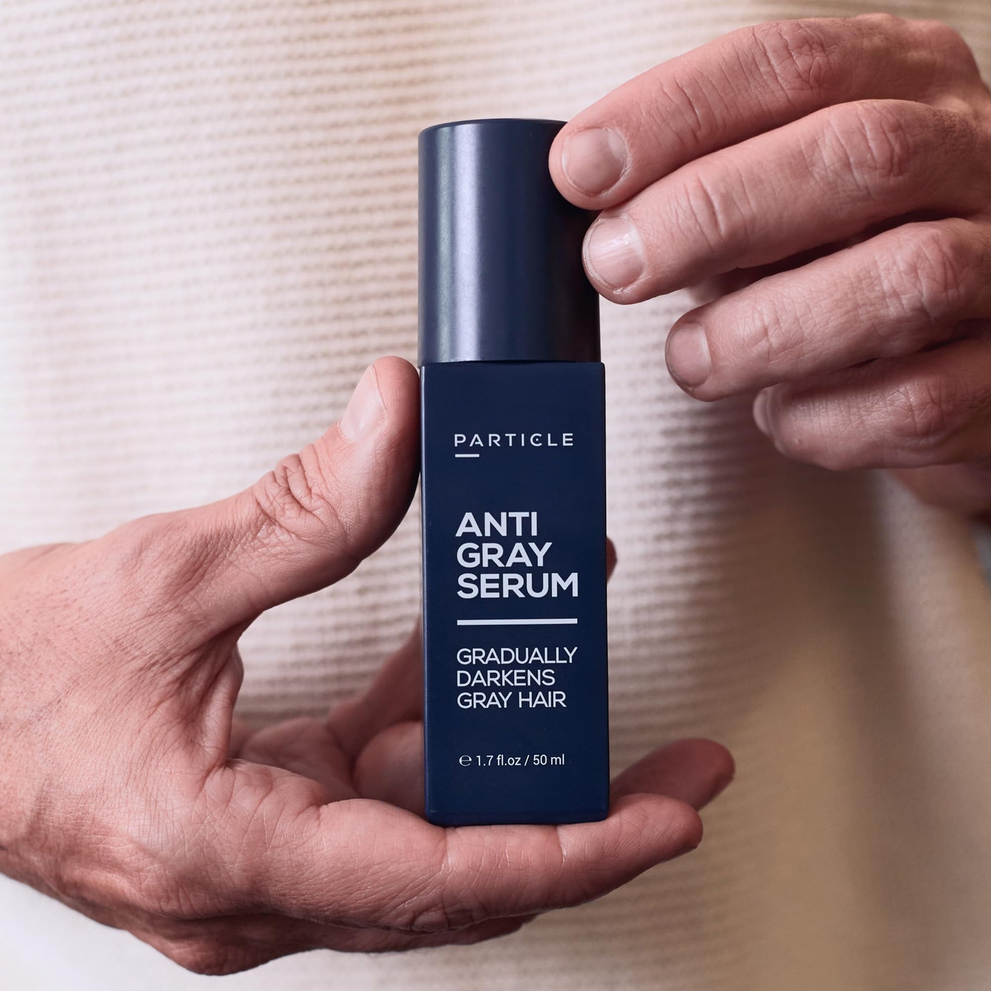 Ammonia and peroxide free anti gray serum close up