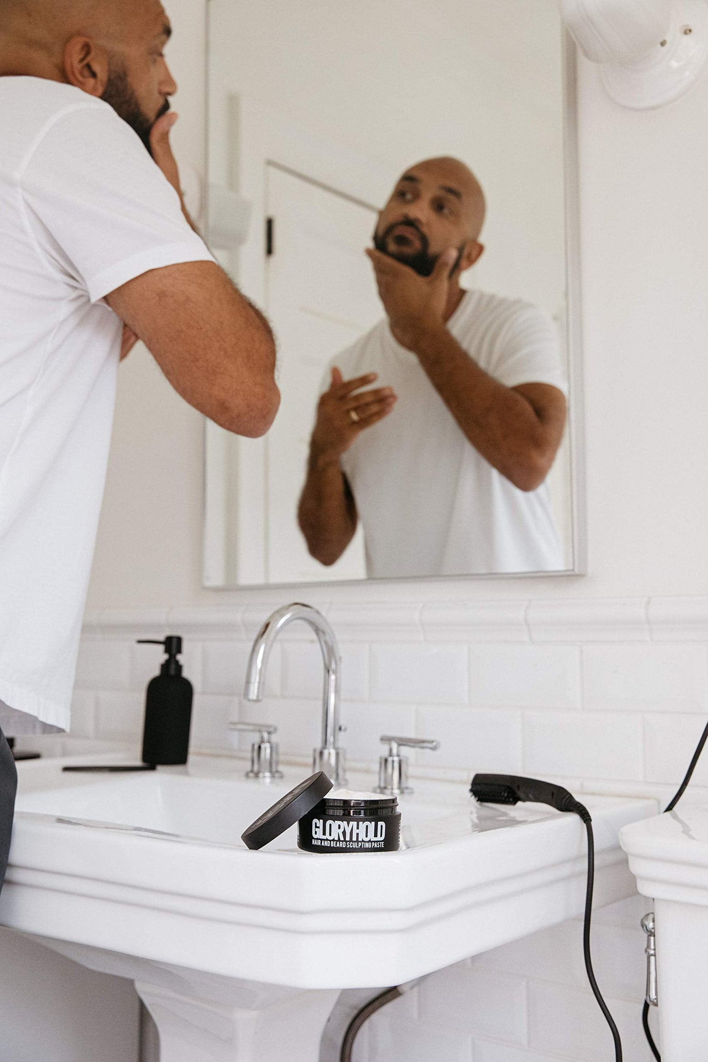 Masc Gloryhold beard sculptor for professional styling