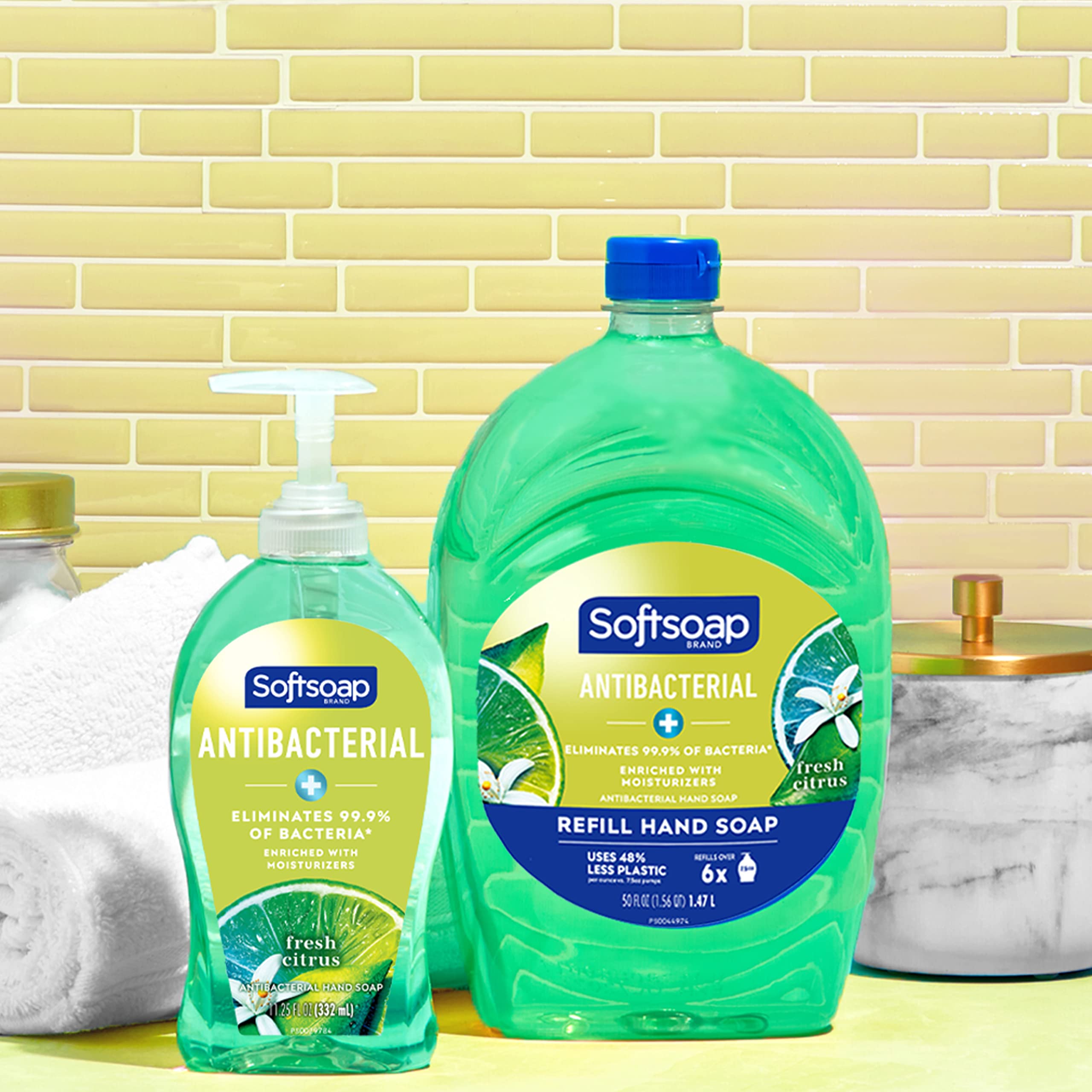 Softsoap 11.25 Ounce pump bottle antibacterial hand wash close up