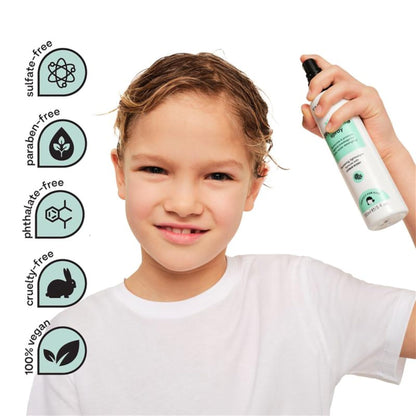 Vegan and sulfate free kids detangling spray with mango and passion fruit scent