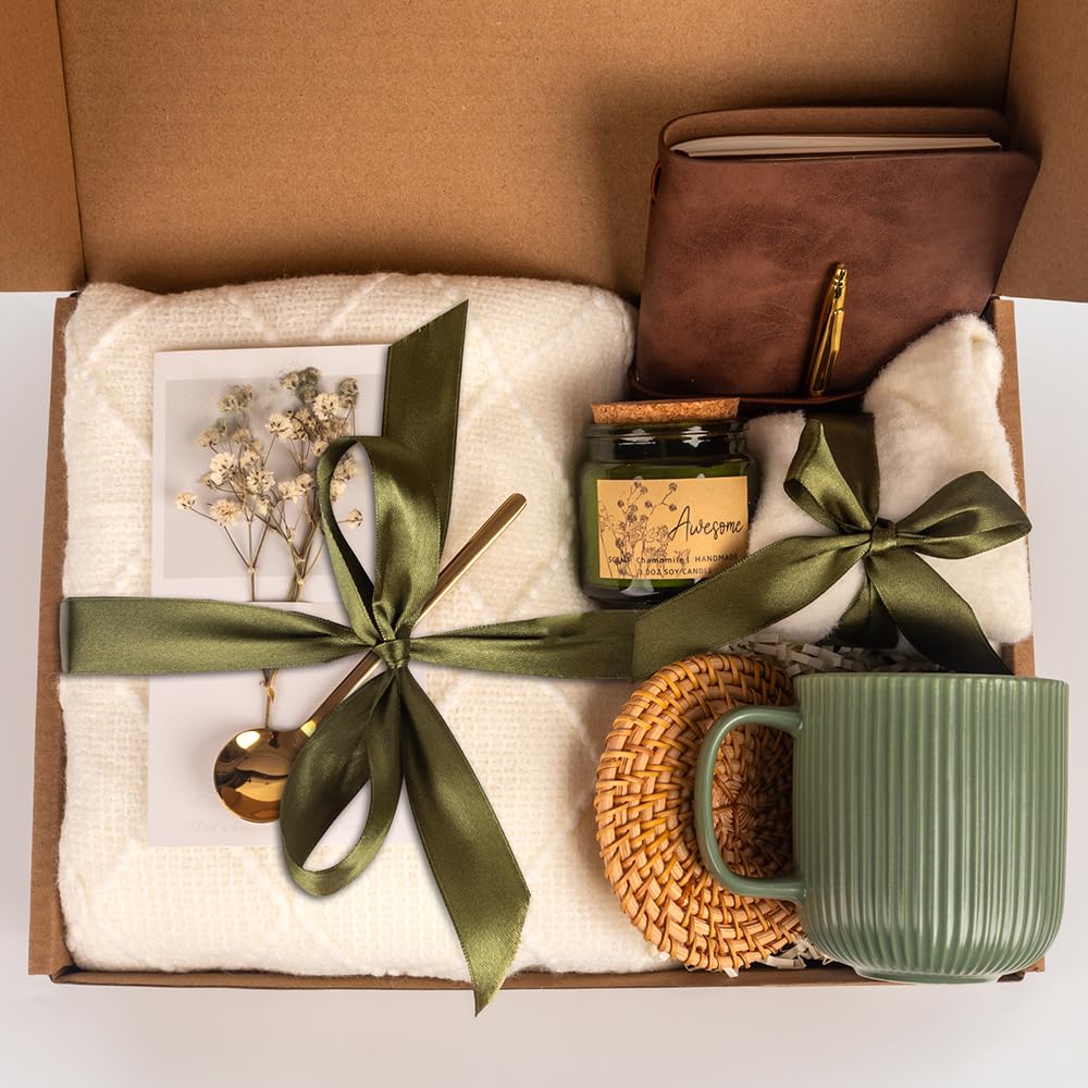 Close up of the Anforsun 9-piece luxury spa gift basket contents