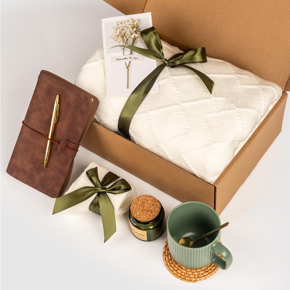 Anforsun lavender scented candle and cozy socks set for women