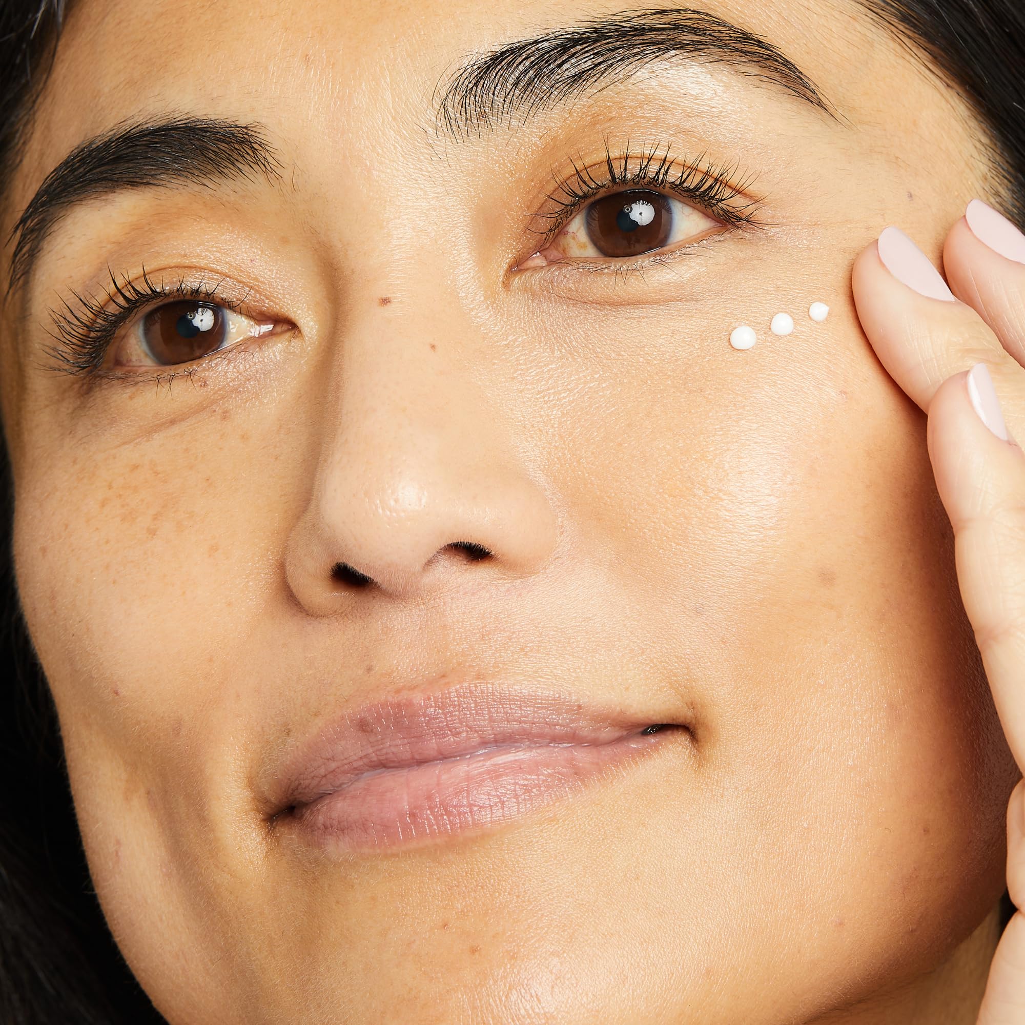 Dermatologist tested 0.5 percent pure retinol eye cream tube closeup