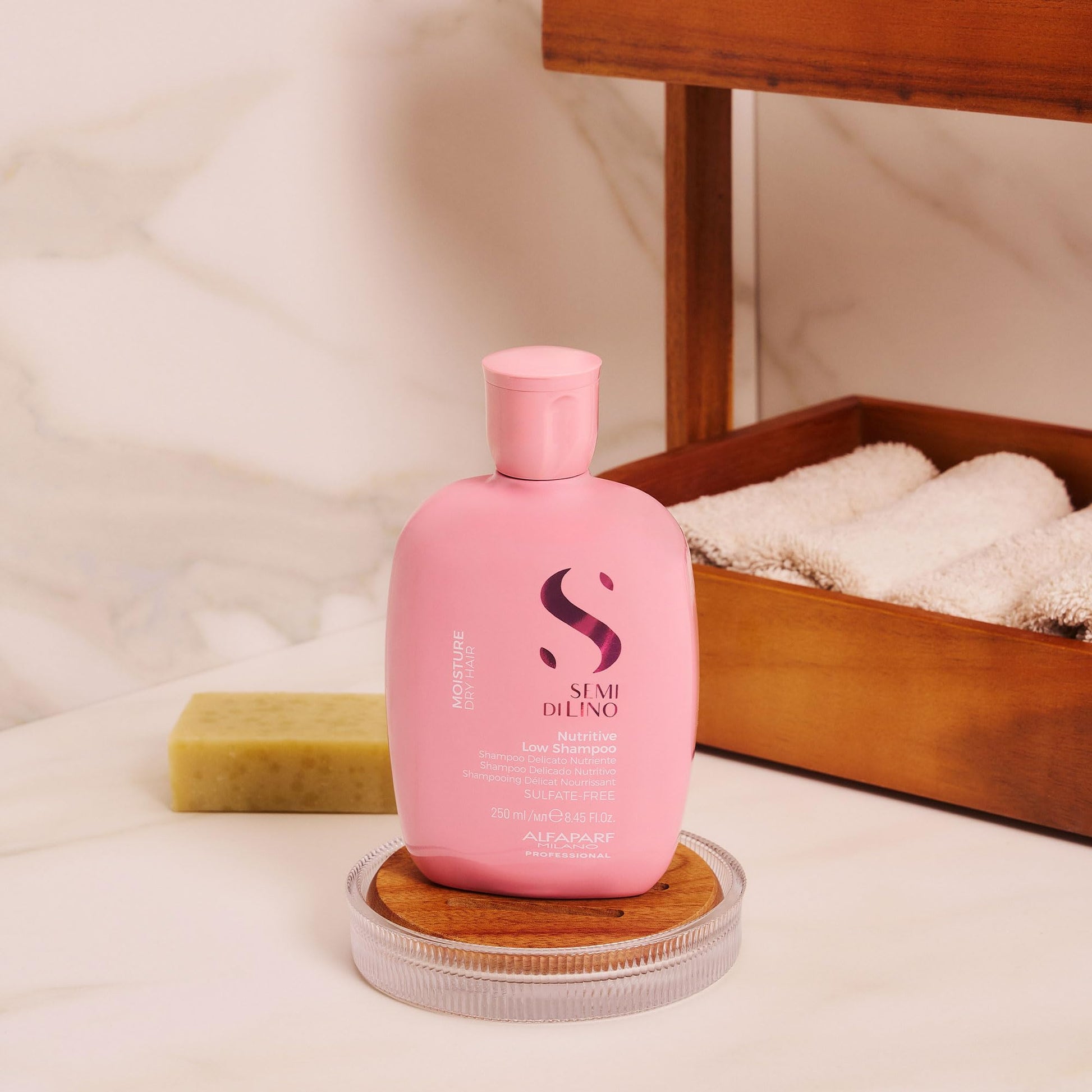 Detailed product packaging of Alfaparf Milano Semi Di Lino trio