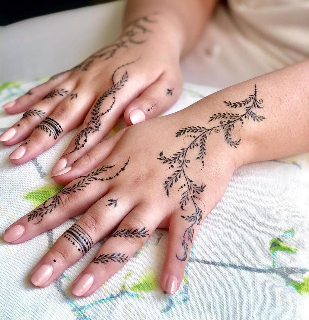 Close-up shot of jagua cone tip for fine-line art