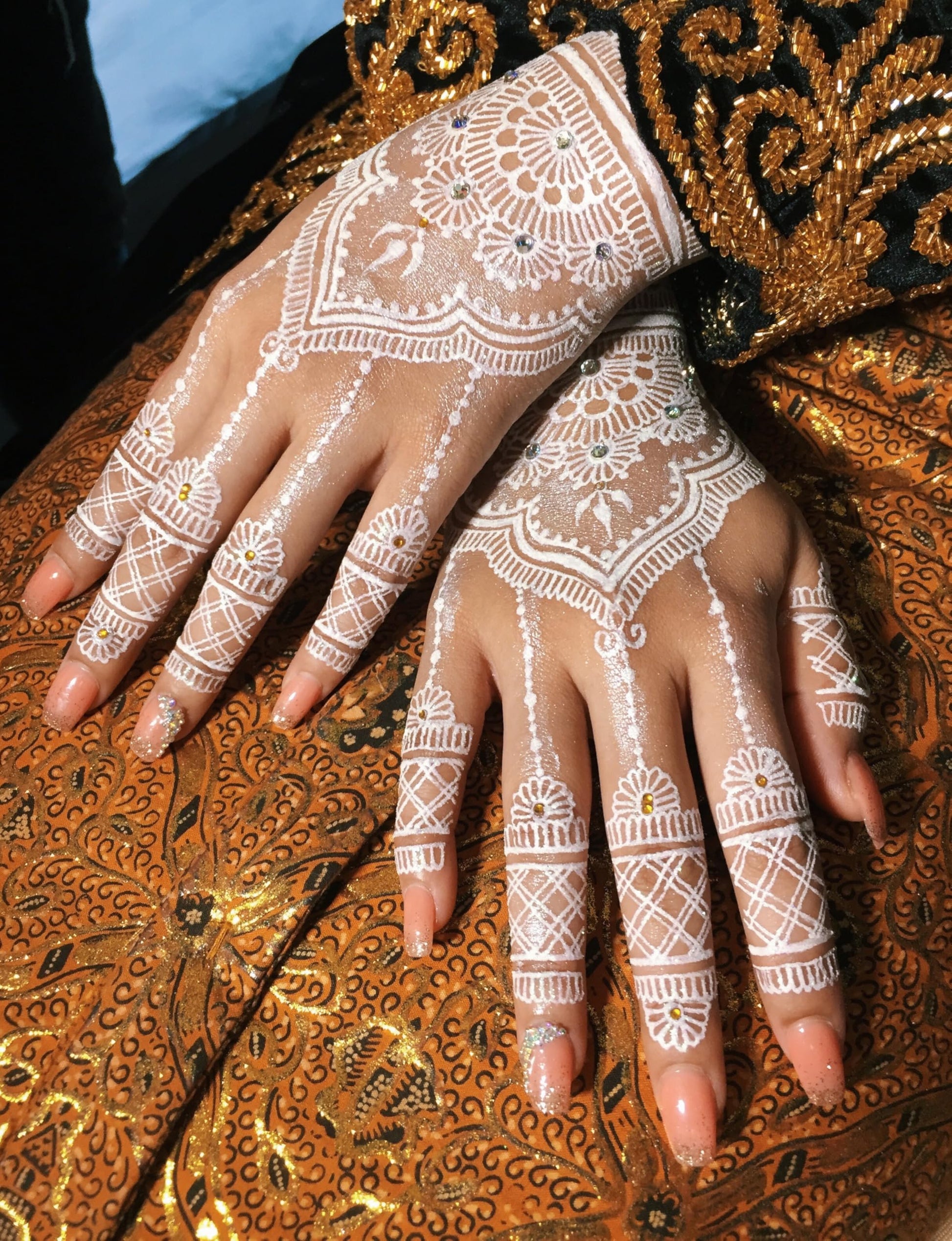 Skin safe non toxic colored henna paste bottle close up