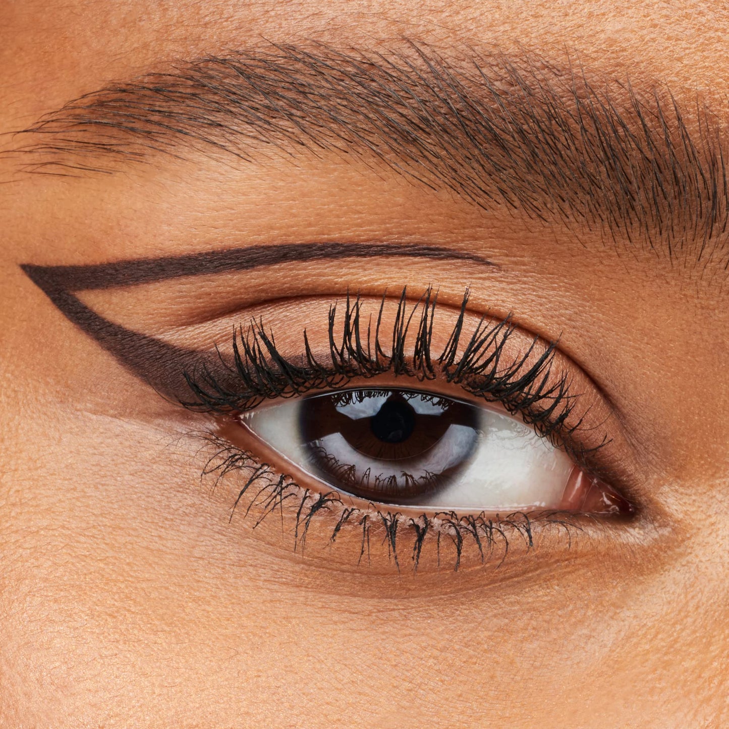Side profile of Essence gel eyeliner pencil showing the shade name