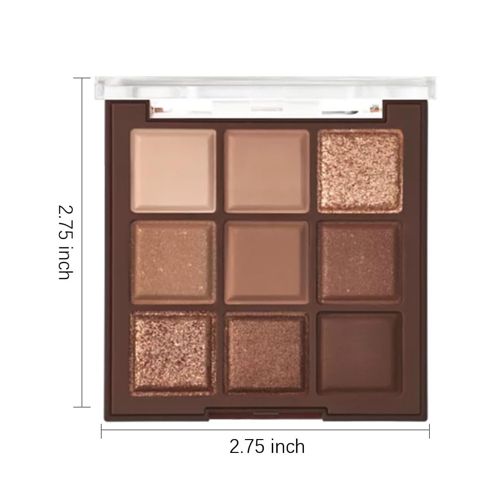 Professional makeup look using Cakaila smokey eye palette