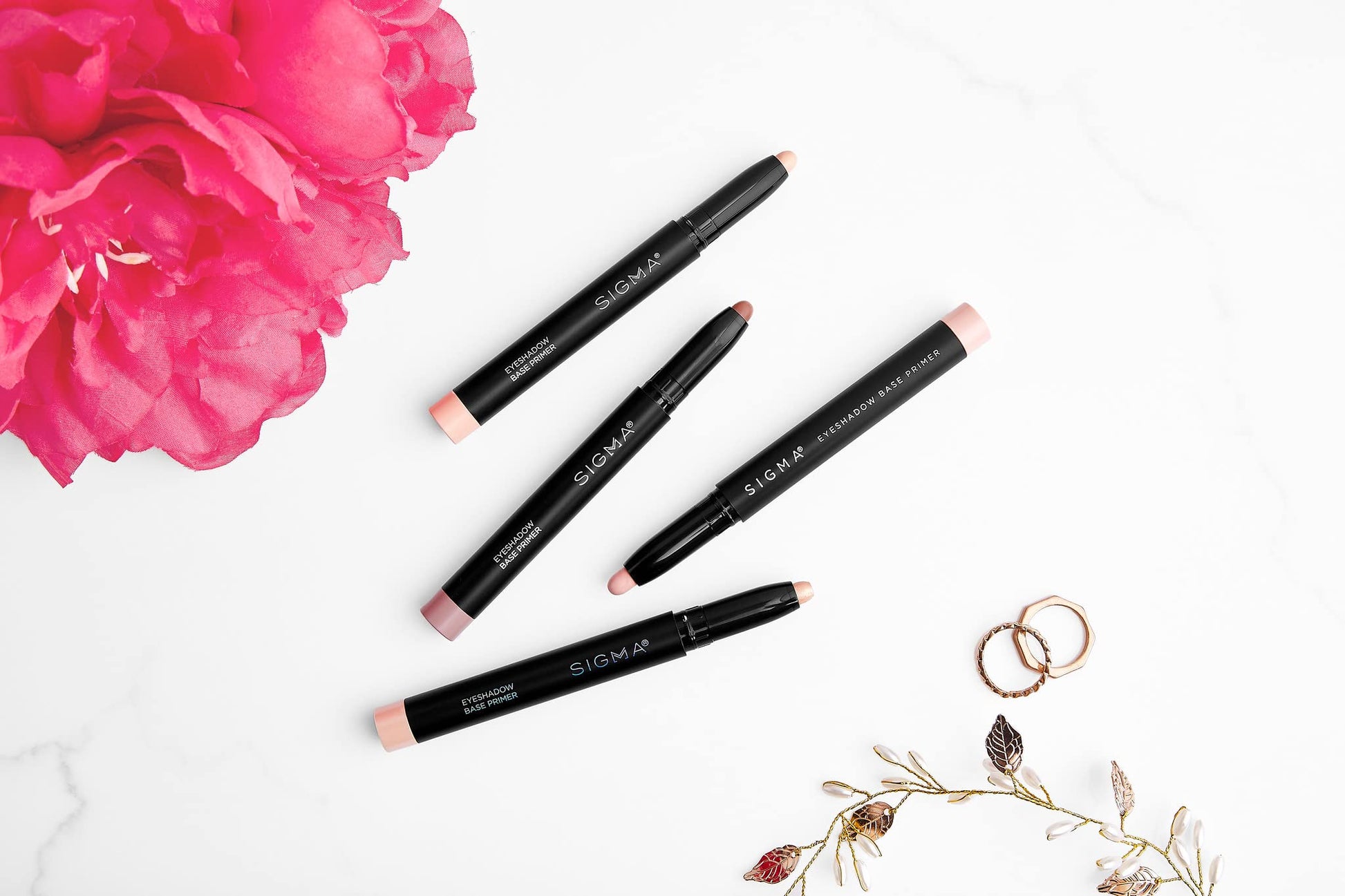 Sigma Beauty vegan and cruelty free eyeshadow primer base in Earthen