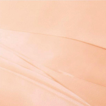 Sephora 12 Hour eyeshadow base translucent formula blurring eyelid imperfections close up