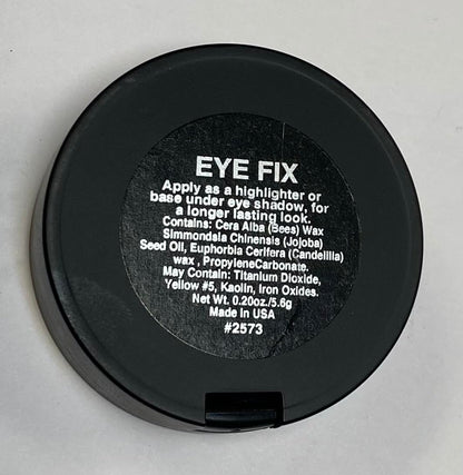 Jolie Impeccable Me anti aging crease control shadow base swatch texture display
