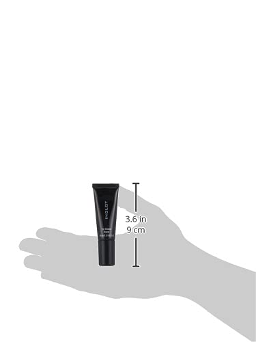 Smudge proof makeup base for vibrant eyeshadow pigments suitable for all skin tones