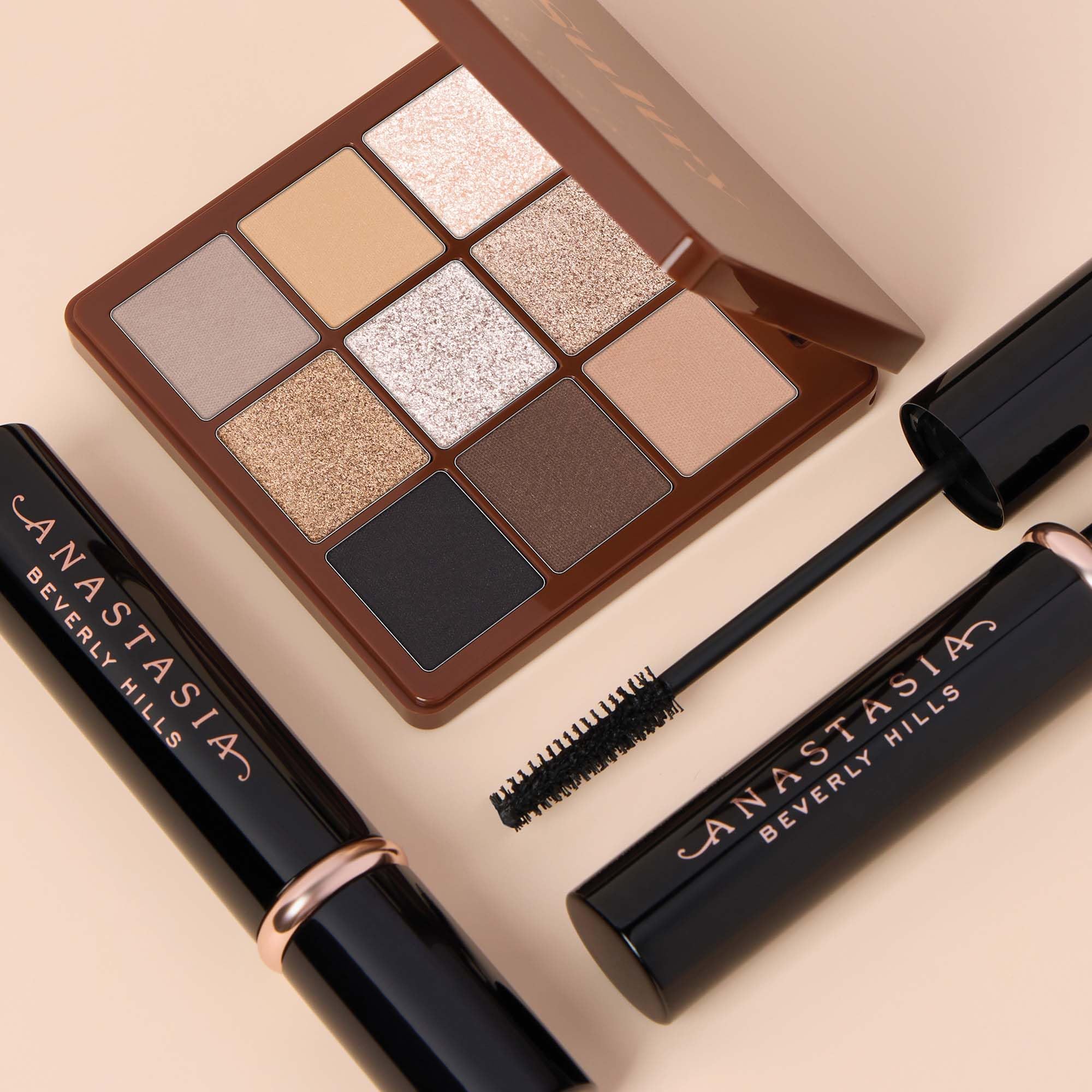 Back view of Anastasia Beverly Hills Mini Sultry Kit packaging