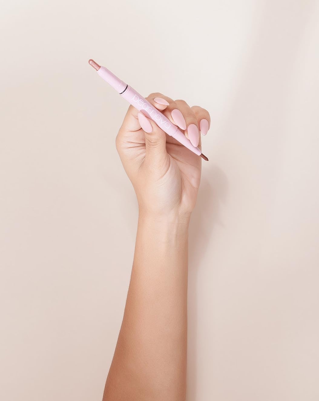 Pear Nova Eye Duo Stick applicator detail and texture