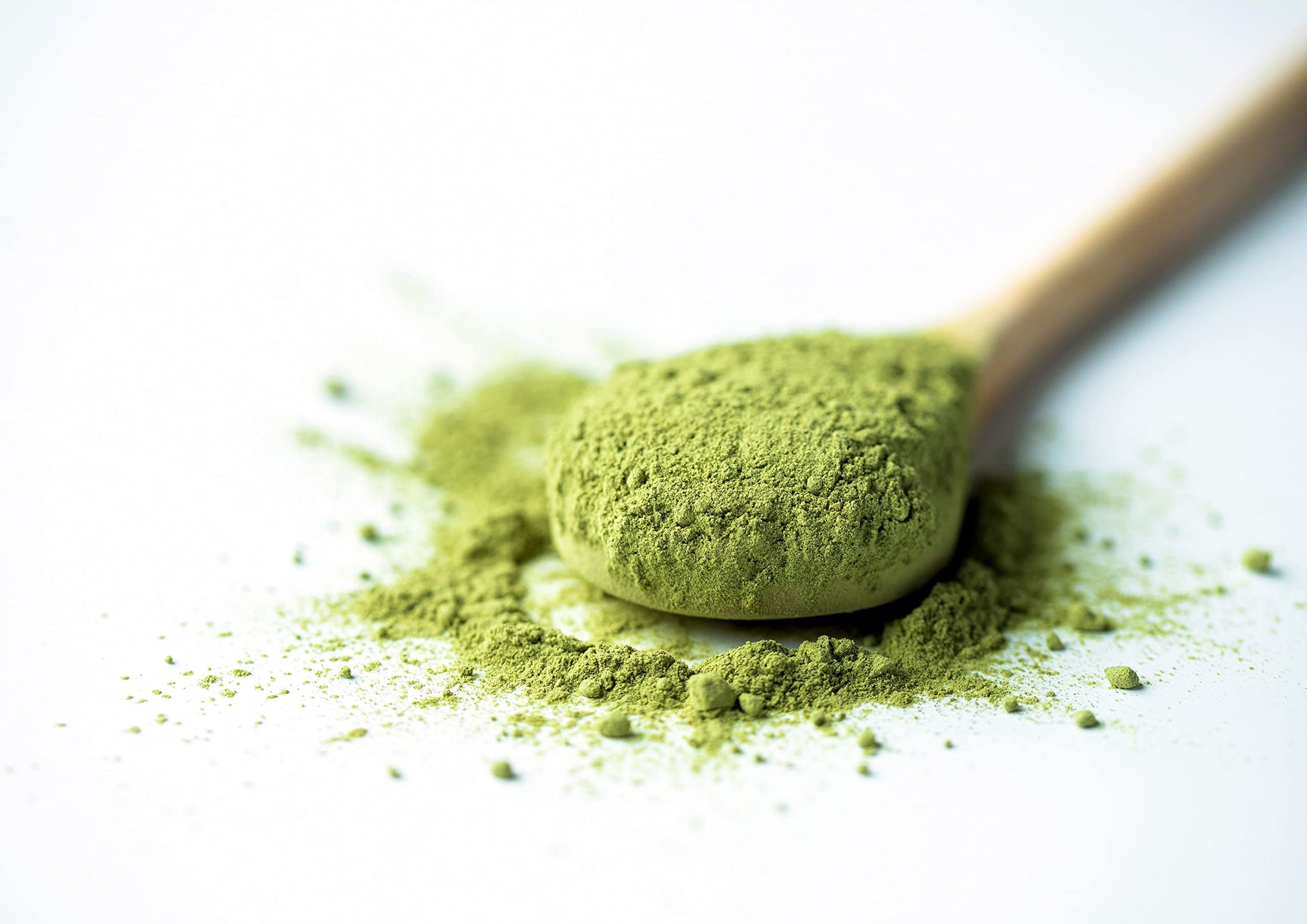 Healthy green smoothie made with Food To Live supergrass powder