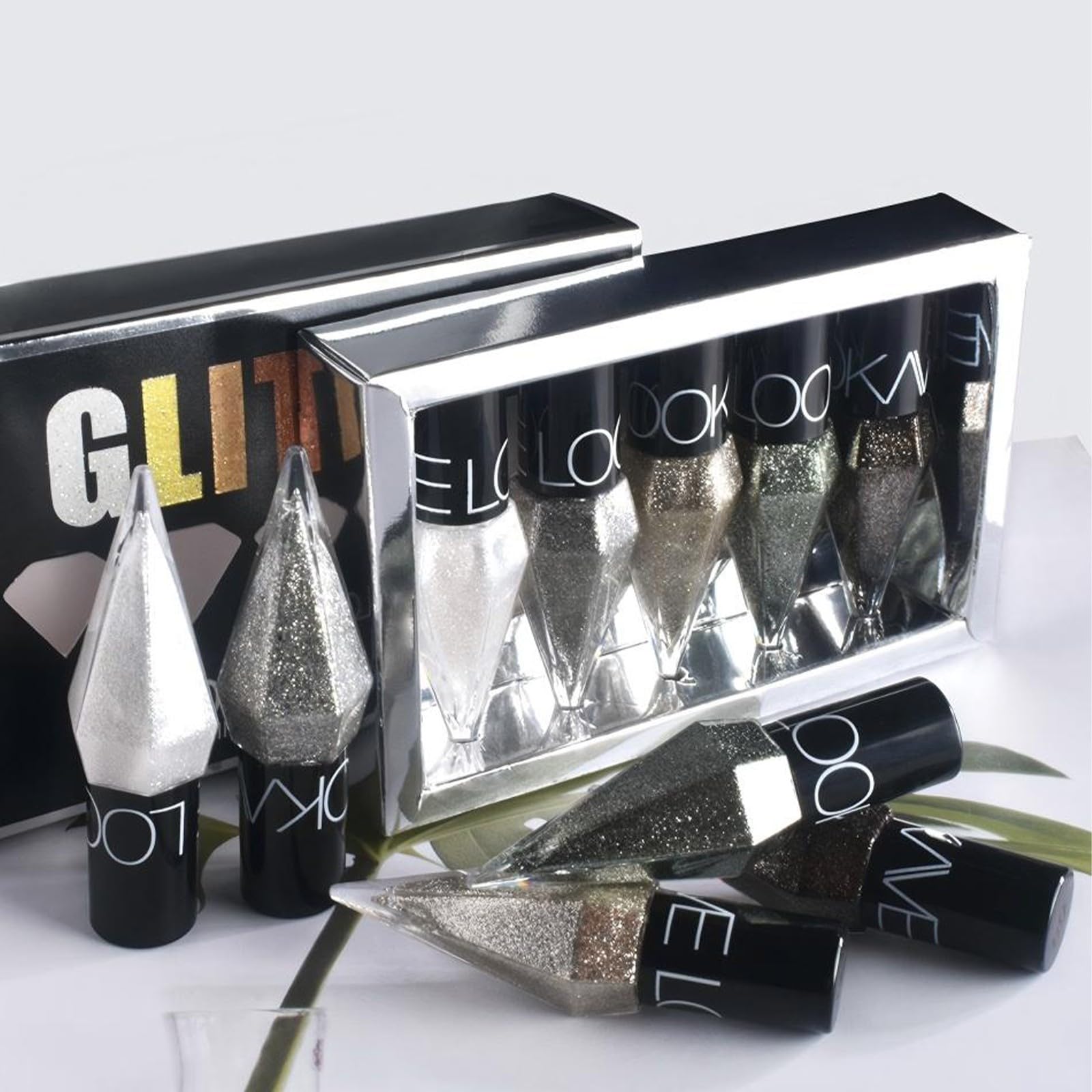 Packaging details of Uock 6 piece glitter makeup kit