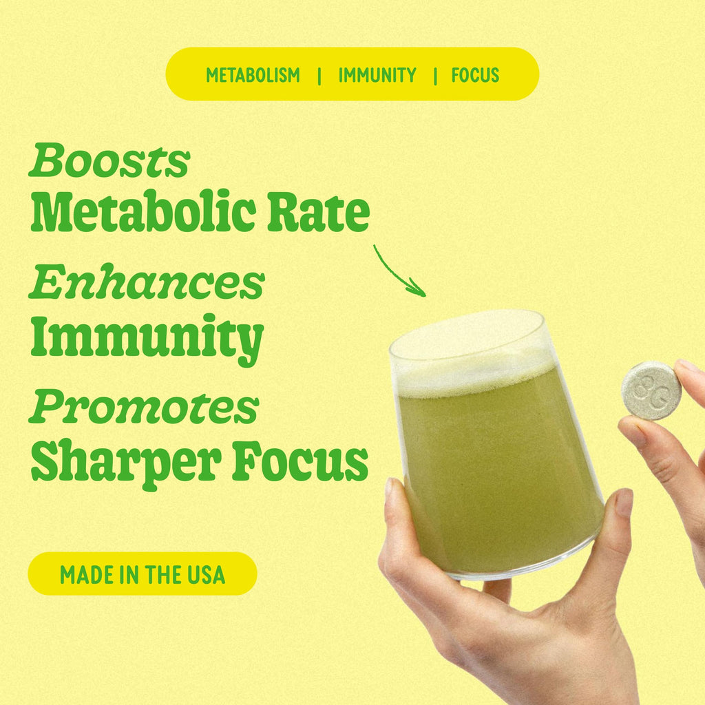 8Greens effervescent tablet dissolving in water