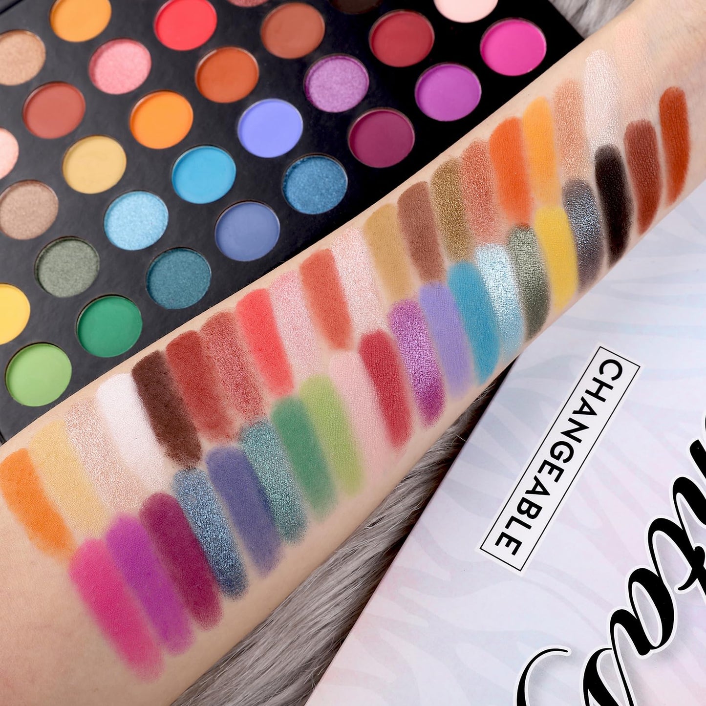 Close up of UCANBE eyeshadow texture and pigment quality
