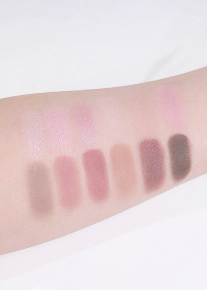 Close up of shimmer and matte shades in Colorgram palette