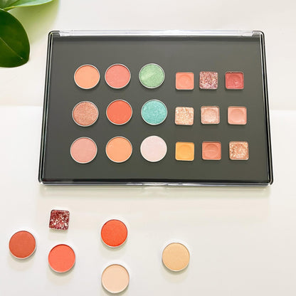 Close up of Udtip magnetic makeup palette construction and clear lid