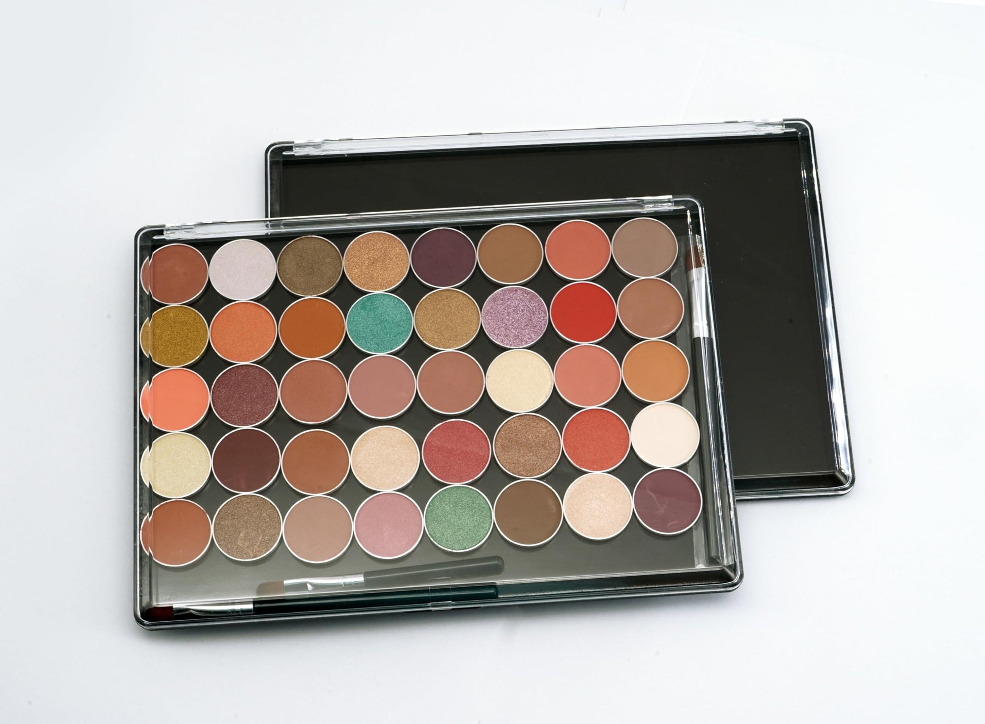 Side profile of Udtip XL magnetic makeup palette storage box