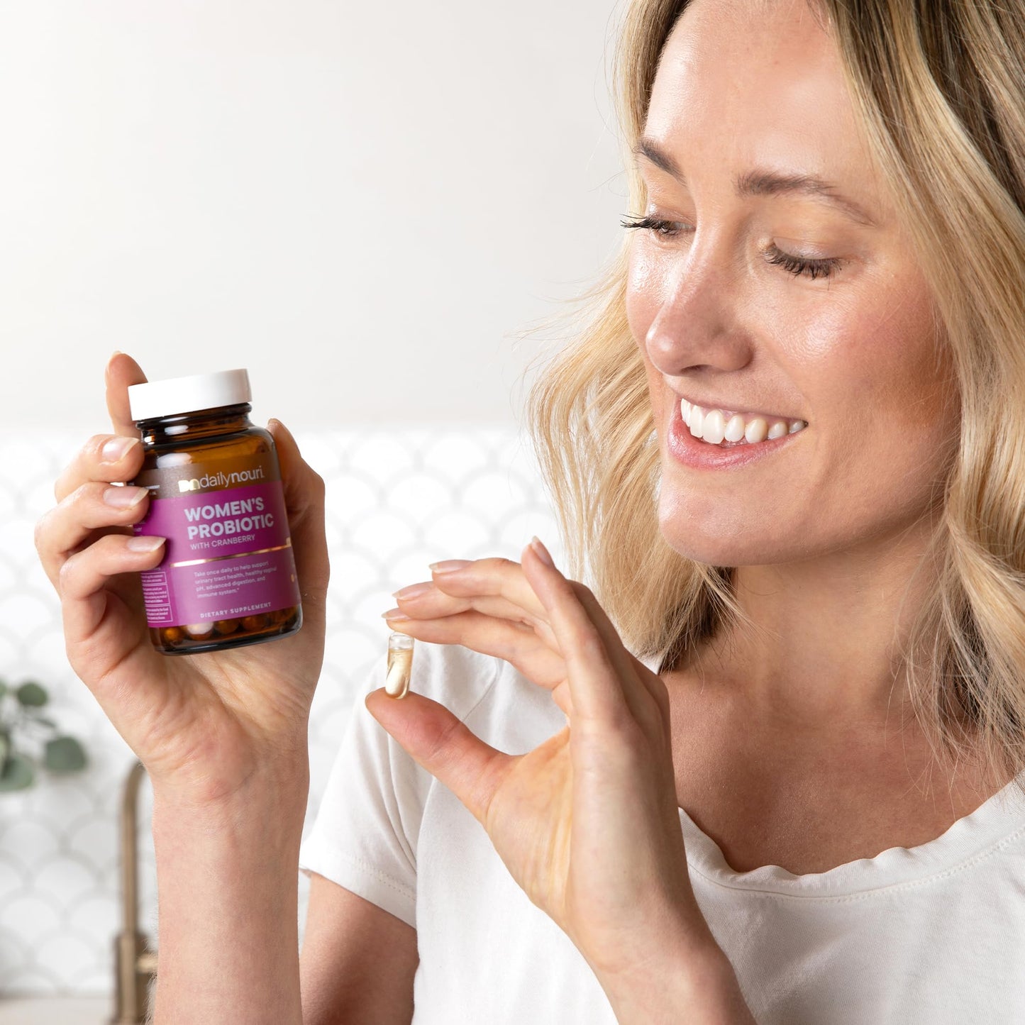 Daily Nouri Women's Probiotic Cranberry And Omega Supplement Facts Label