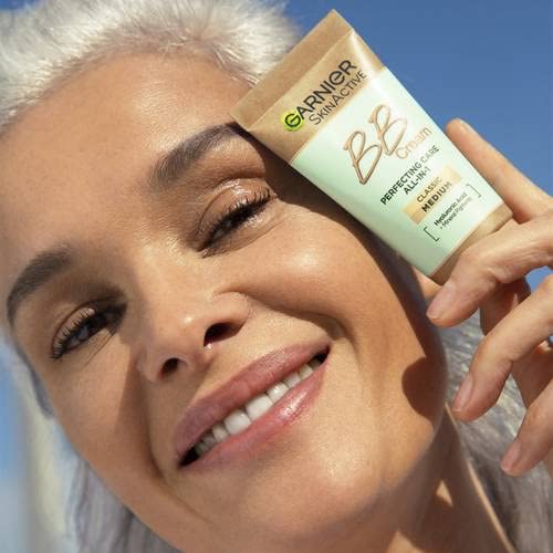Garnier 24 hour hydration beauty balm cream for dry skin presentation