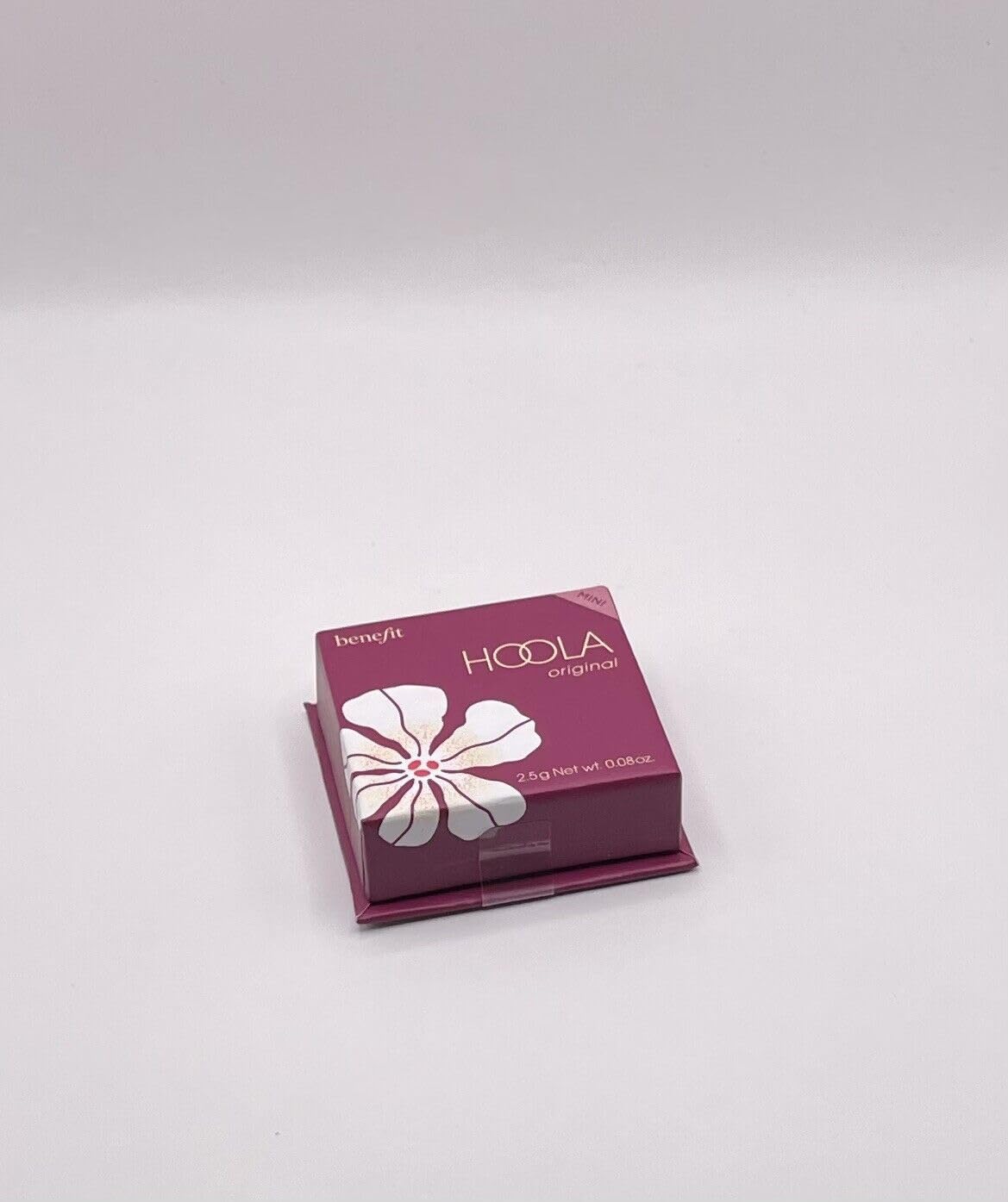 Benefit Hoola 0.08 ounce matte face powder compact close up