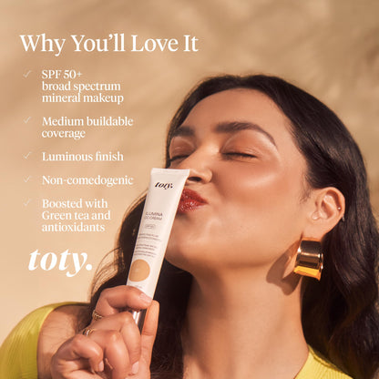 Toty CC Cream SPF 50 Plus foundation applicator view