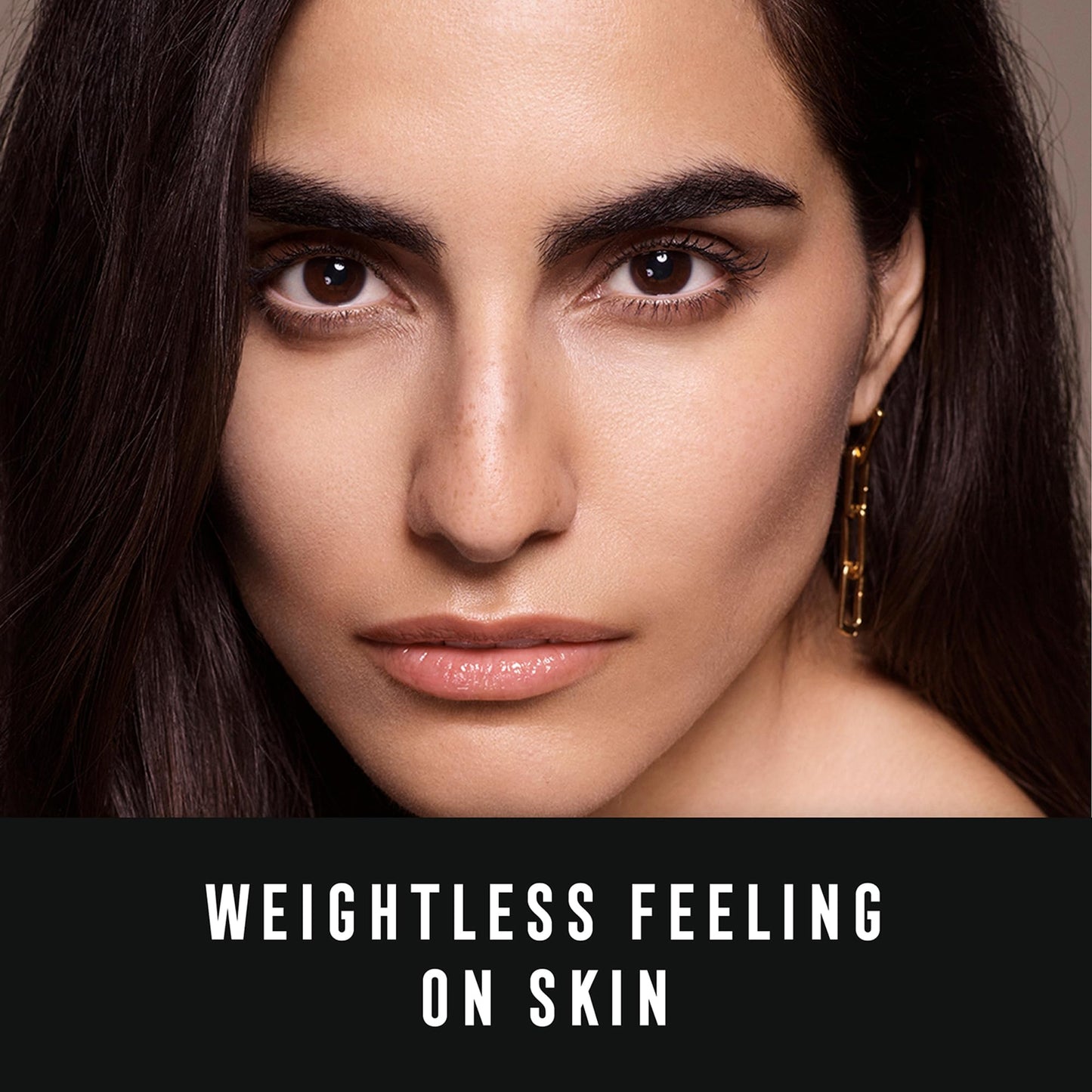 Max Factor Lasting Performance foundation texture and swatch