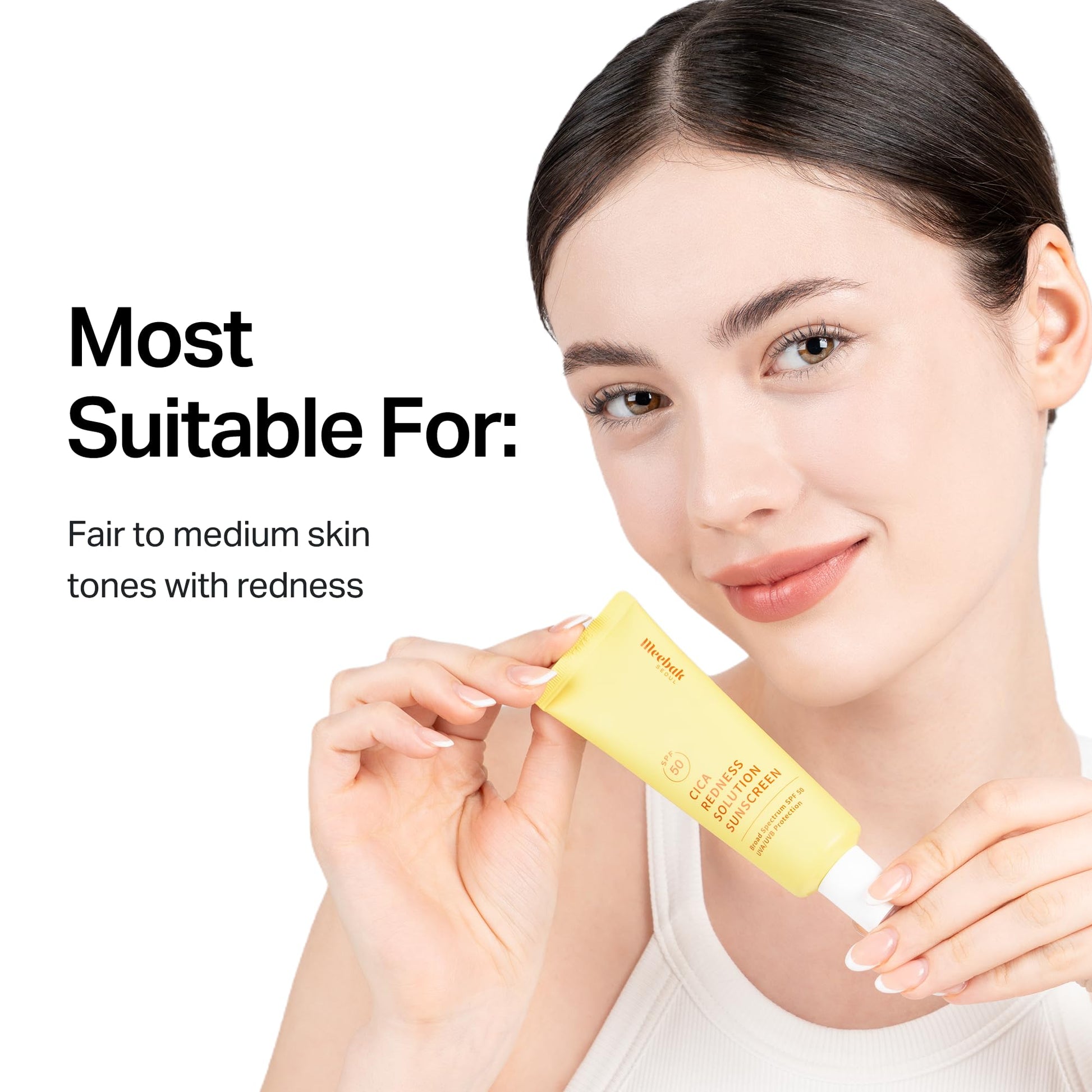 Applying Meebak Cica Redness Solution to fair-to-medium skin