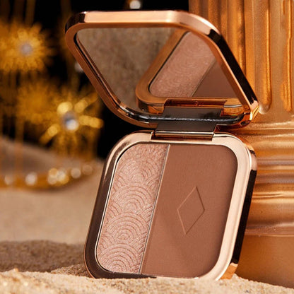 Mon Reve beauty contour and highlight kit showing portable square case design